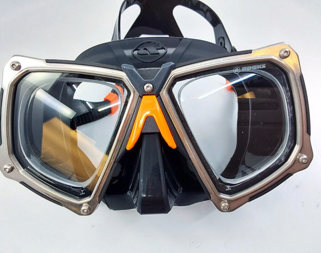 Apeks VX2 prescription dive mask with single vision distance lenses, front view